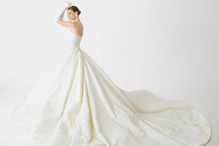 Beautiful Fall Wedding Dresses for an Autumn Wedding